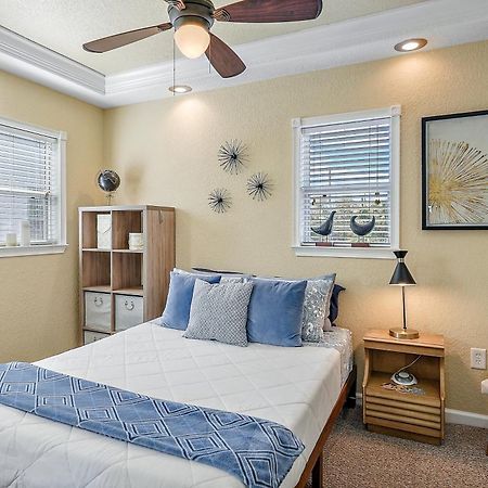 סיינט פיטרסברג Retro Retreat In Dtsp - Explore The Downtown Area מראה חיצוני תמונה
