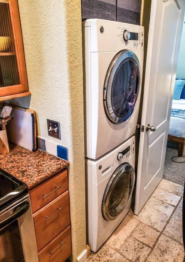 סיינט פיטרסברג Retro Retreat In Dtsp - Explore The Downtown Area מראה חיצוני תמונה