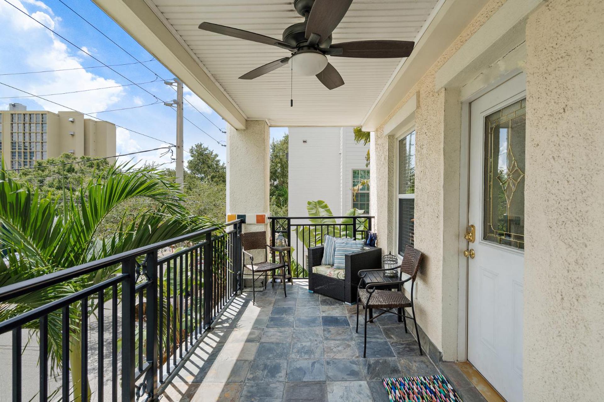 סיינט פיטרסברג Retro Retreat In Dtsp - Explore The Downtown Area מראה חיצוני תמונה