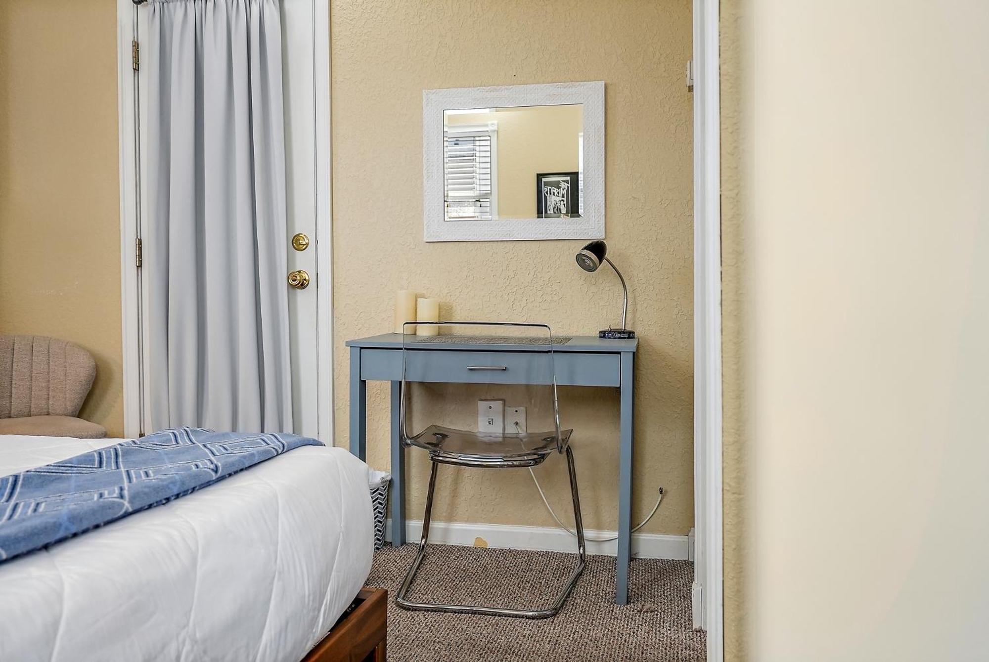סיינט פיטרסברג Retro Retreat In Dtsp - Explore The Downtown Area מראה חיצוני תמונה
