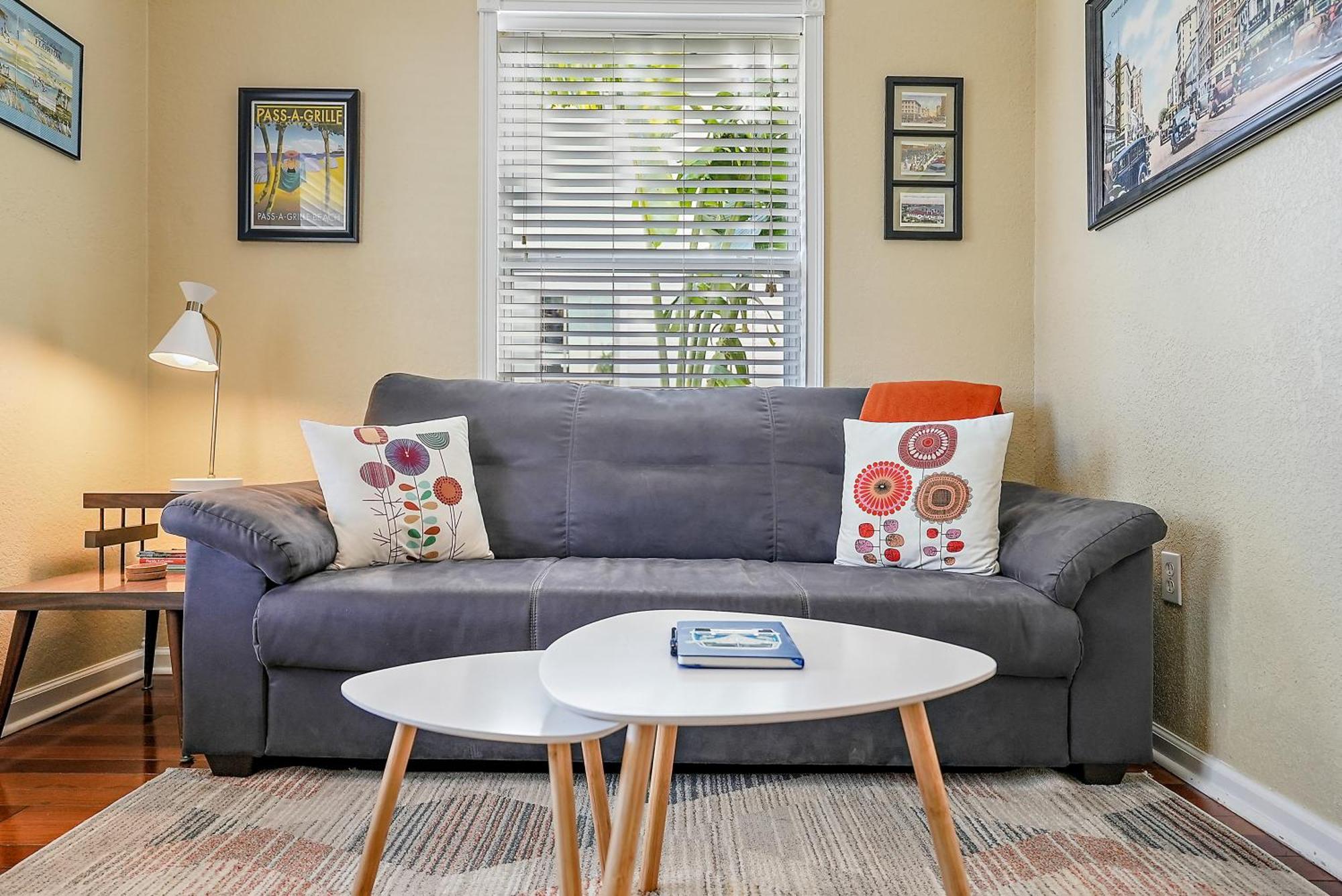 סיינט פיטרסברג Retro Retreat In Dtsp - Explore The Downtown Area מראה חיצוני תמונה