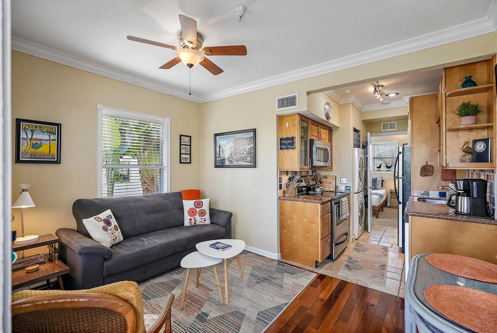 סיינט פיטרסברג Retro Retreat In Dtsp - Explore The Downtown Area מראה חיצוני תמונה